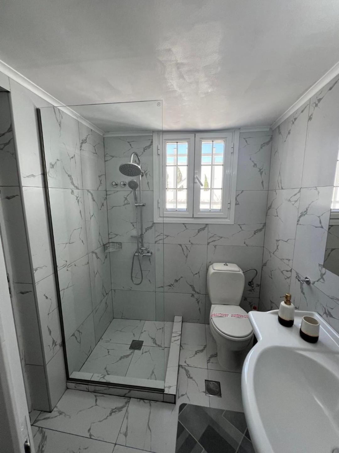 Jet, Luxury Appartment 20M From The Beach Kini Extérieur photo